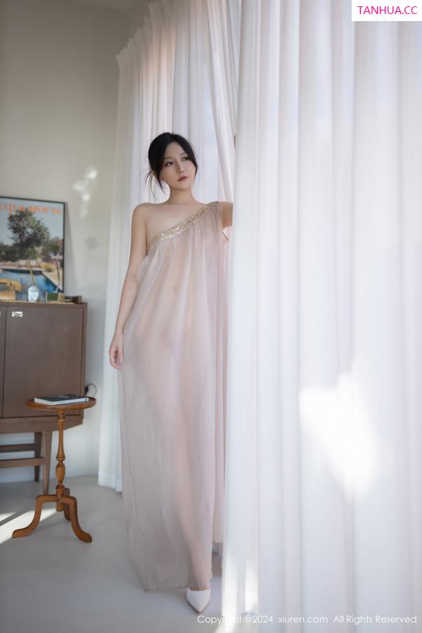 鱼子酱fish  [XiuRen]高清写真图 2024.11.22 No.9492 鱼子酱Fish 美腿性感第61张图片